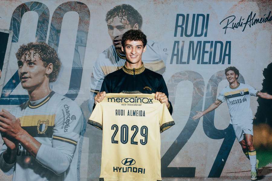 Rudi Almeida já foi campeão de juniores pelo Famalicão Rudi Almeida já foi campeão de juniores pelo Famalicão