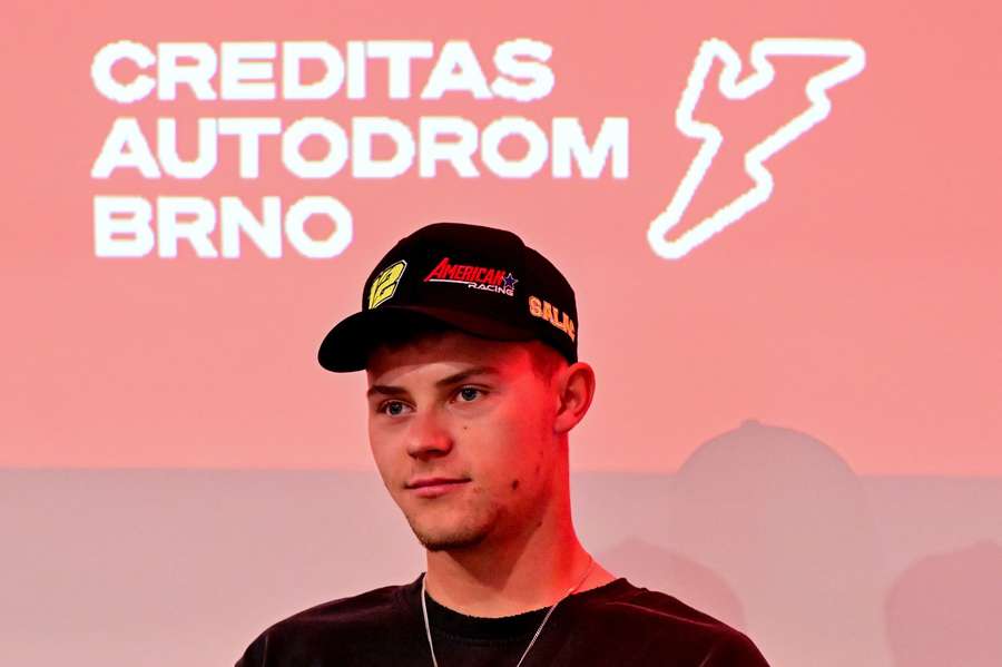 Salač během tiskové konference.