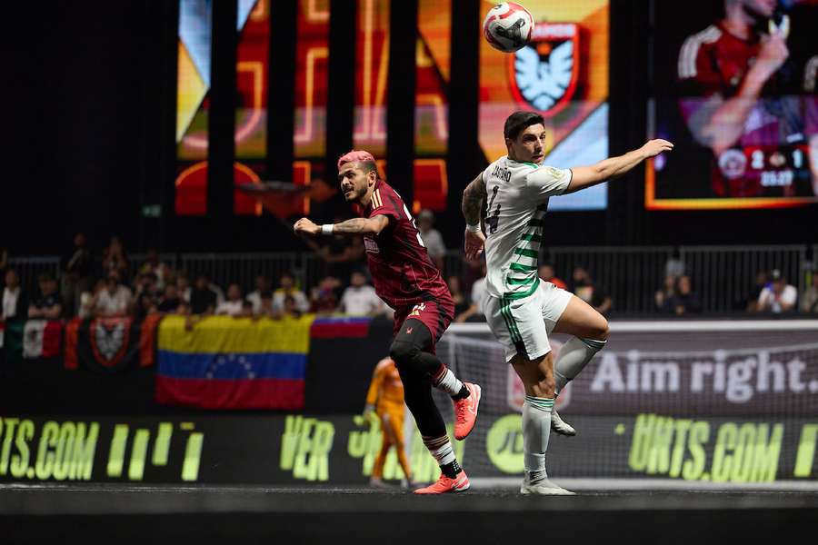 Los Troncos y Los Chamos se enfrentaron en un duelo que se llevaron los primeros