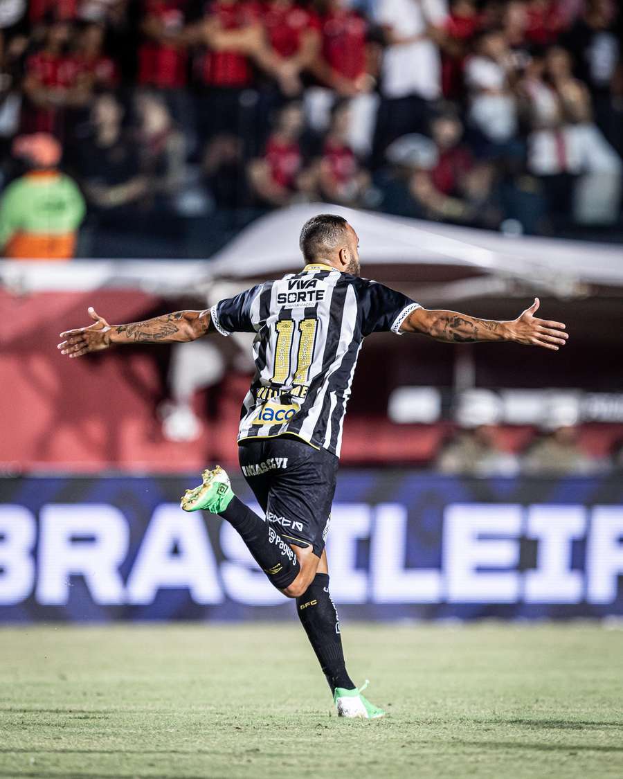 Guilherme desencantou em Vitória 0x1 Santos