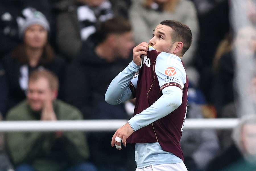 Emiliano Buendía dal vítězný gól Aston Villy v zápase s Newcastlem.