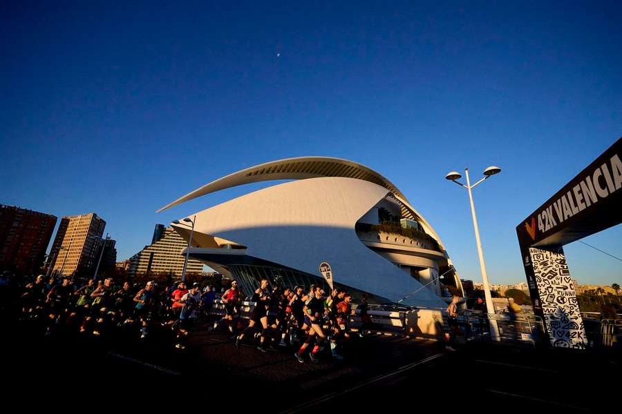 Maratona de Valência vai mesmo realizar-se