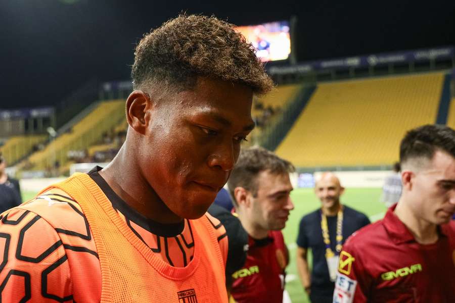Aston Villa target Zion Suzuki amid Martinez exit concerns -  TribalFootball.com