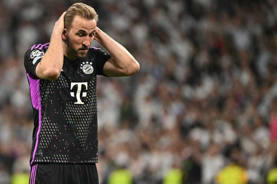 Harry Kane, do Bayern de Munique, abatido após a derrota com o Real Madrid