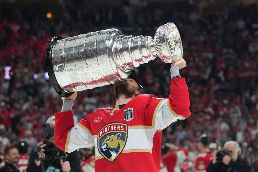 Los Florida Panthers repiten victoria en la liga de hockey sobre hielo