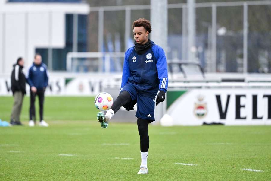 Jungstar Assan Ouedraogo steht beim Fußball-Zweitligisten Schalke 04 vor dem Comeback.