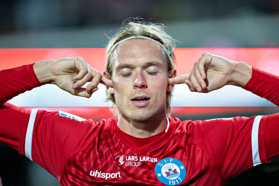 Fredag leverede 24-årige islandske Stefan Teitur Thordarson et perfekt hattrick mod Lyngby BK.