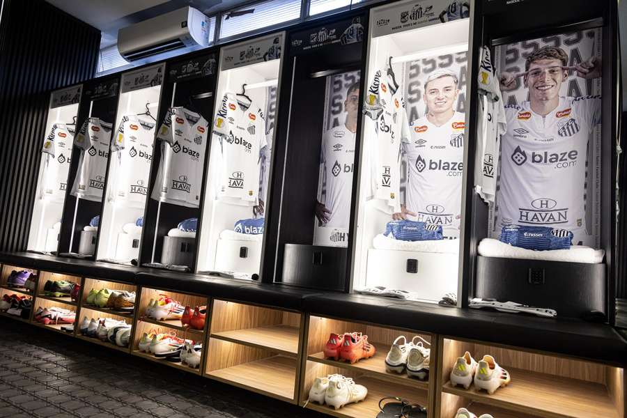 Novo vestiário do Santos teve apoio da empresa de Neymar Pai