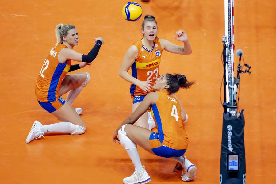 Volleybalsters laten kansen onbenut en verliezen ook van Brazilië in Nations League