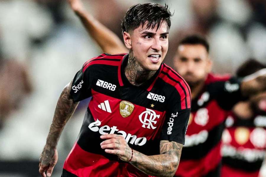 Pulgar deu entrada dura no Fla-Flu Pulgar deu entrada dura no Fla-Flu