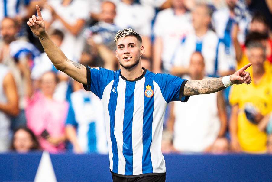 Roberto celebra uno de sus goles con el Espanyol esta temporada Roberto celebra uno de sus goles con el Espanyol esta temporada