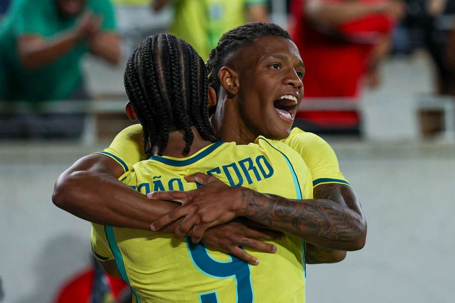 Danilo abriu o placar em Brasil 3x1 Croácia
