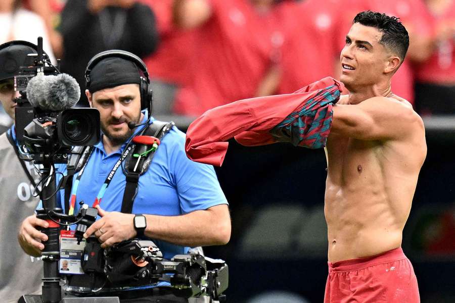 Ein erleichterter Cristiano Ronaldo nach seinem Doppelpack gegen Usbekistan Ein erleichterter Cristiano Ronaldo nach seinem Doppelpack gegen Usbekistan