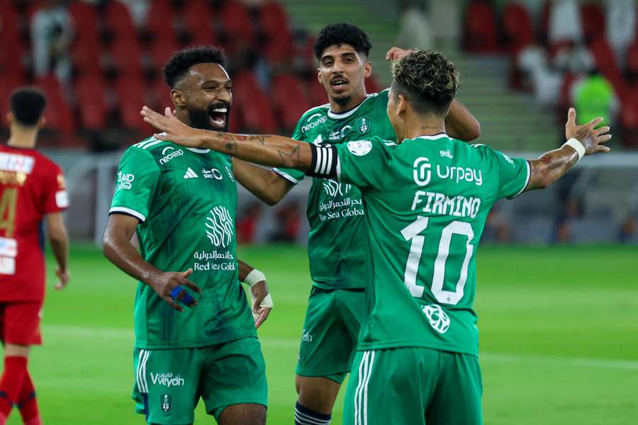 Firmino sărbătorește un gol pentru Al-Ahli