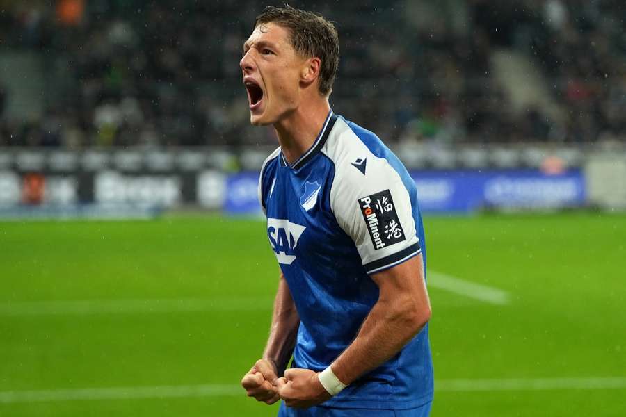 Alexander Prass bejubelt den Siegtreffer für Hoffenheim im Borussia Park. Alexander Prass bejubelt den Siegtreffer für Hoffenheim im Borussia Park.