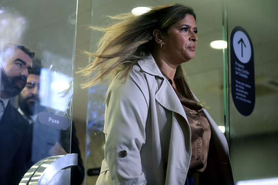 Sandra Madureira à saída do Tribunal de Instrução Criminal (TIC), no Porto