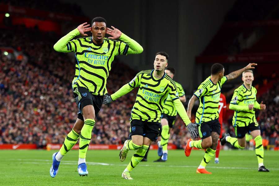 Gabriel, do Arsenal, comemora o golo contra o Liverpool
