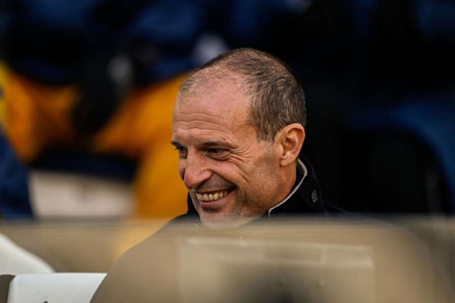 Ficar entre os quatro primeiros é o mínimo exigível para a Juventus, segundo Allegri