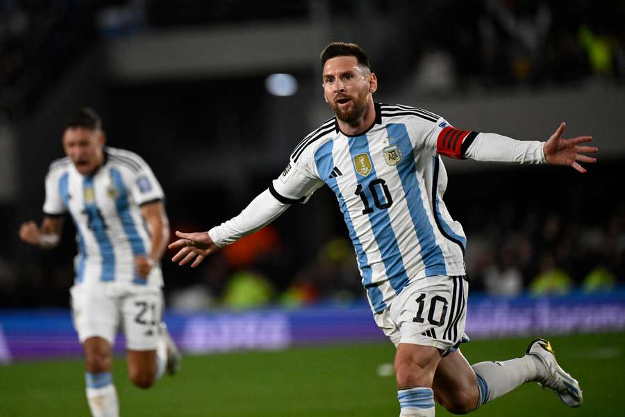 Messi viert zijn doelpunt