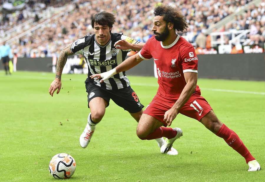 Sandro Tonali in actie namens Newcastle United