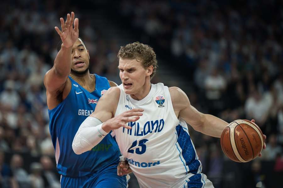 Markkanen powers to the basket for Finland