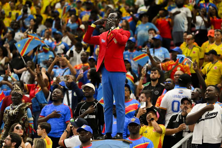 El hincha símbolo del Congo, Michel Nkuka Mboladinga, no consiguió la visa estadounidense El hincha símbolo del Congo, Michel Nkuka Mboladinga, no consiguió la visa estadounidense