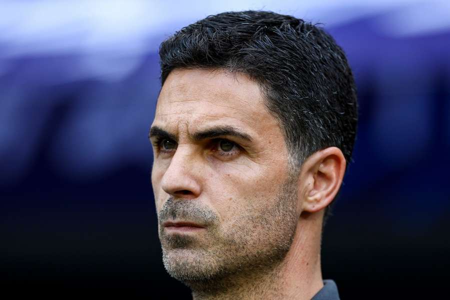 Zenden reveals Arteta is unlikely to leave Arsenal: I don't see him moving to Barcelona! Zenden reveals Arteta is unlikely to leave Arsenal: I don't see him moving to Barcelona!