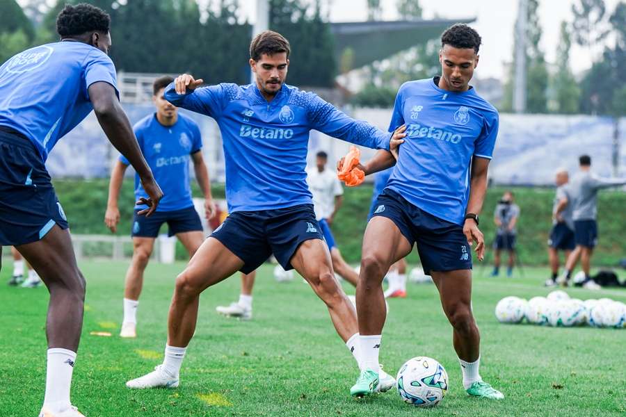 André Silva e Alberto Costa disponíveis André Silva e Alberto Costa disponíveis
