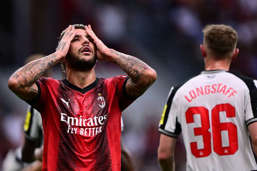 Theo Hernandez reacts as AC Milan waste another good opportunity