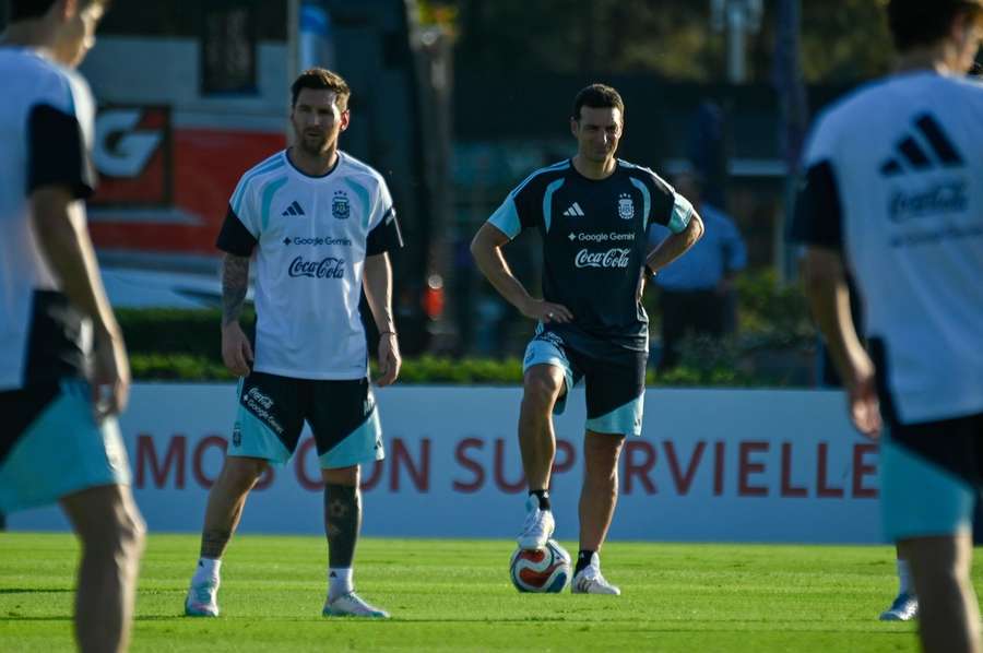 Lionel Messi & Scaloni