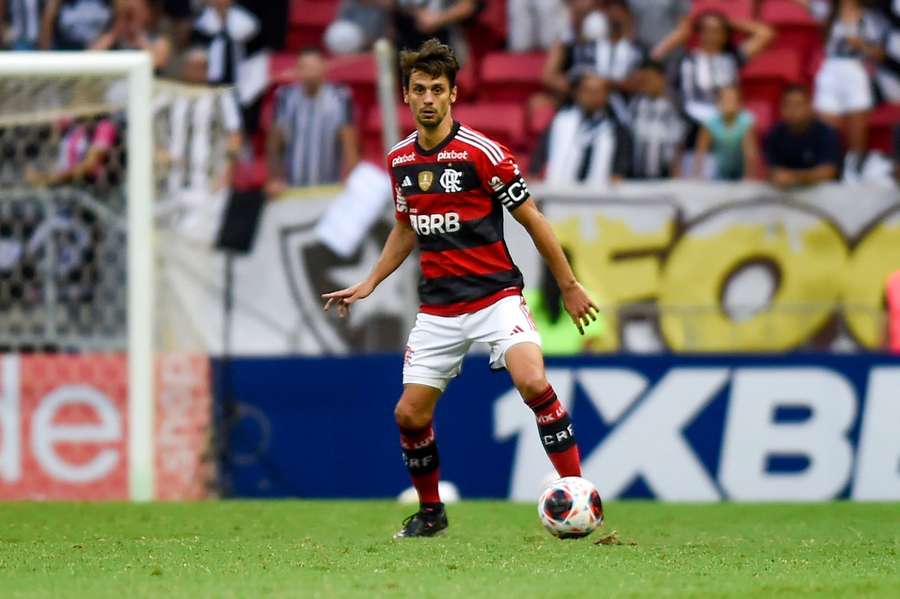 Rodrigo Caio é um dos jogadores mais experientes do Flamengo