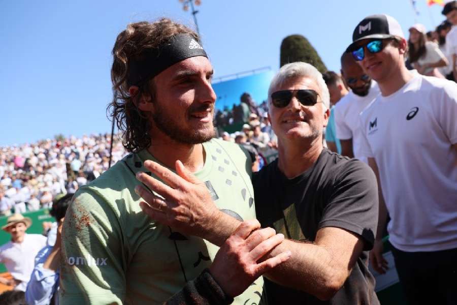 Stefanos Tsitsipas com o seu pai