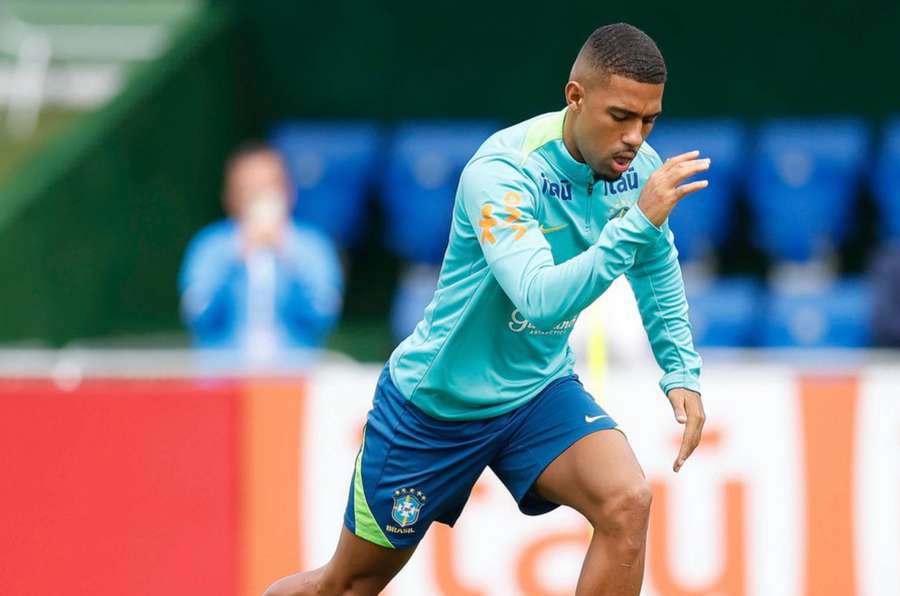Lino foi convocado apenas uma vez na carreira Lino foi convocado apenas uma vez na carreira
