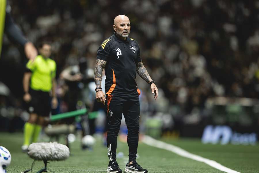 Sampaoli convocou todo grupo atleticano para viagem ao Paraguai