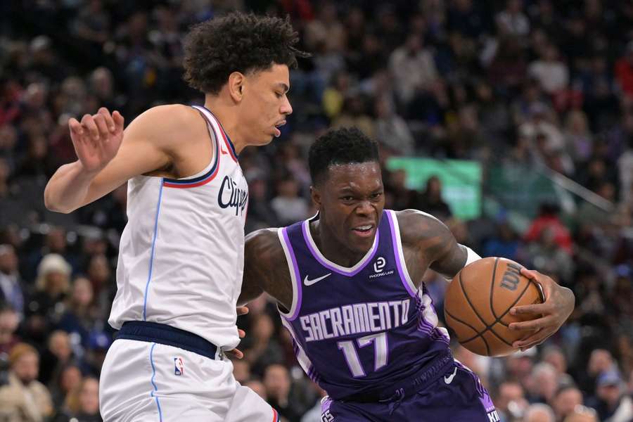 Welt- und Europameister Schröder am Ball (r.) Welt- und Europameister Schröder am Ball (r.)