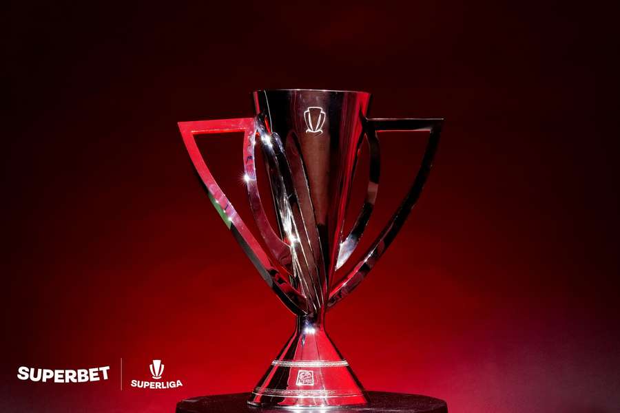 Trofeu care va fi oferit campioanei României la fotbal