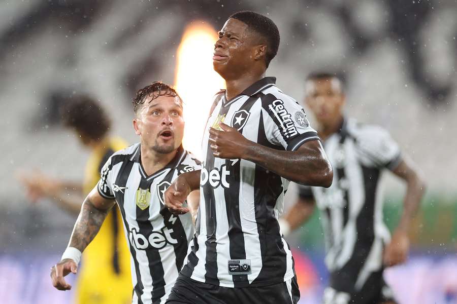 Kadir Barria salvou o Botafogo de um tropeço no estádio Nilton Santos