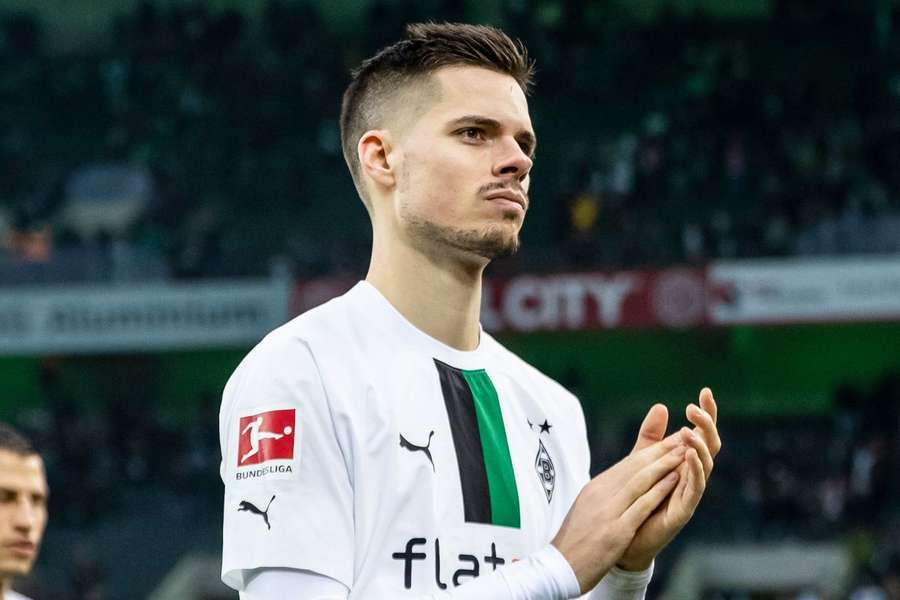 Julian Weigl vai ficar afastado dos relvados algumas semanas