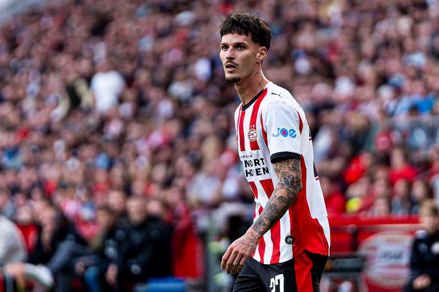 Dennis Man nu a impresionat la debutul la PSV