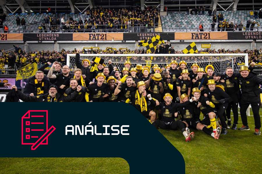 Jogadores do Mjallby festejam a conquista do título frente ao IFK Goteborg Jogadores do Mjallby festejam a conquista do título frente ao IFK Goteborg