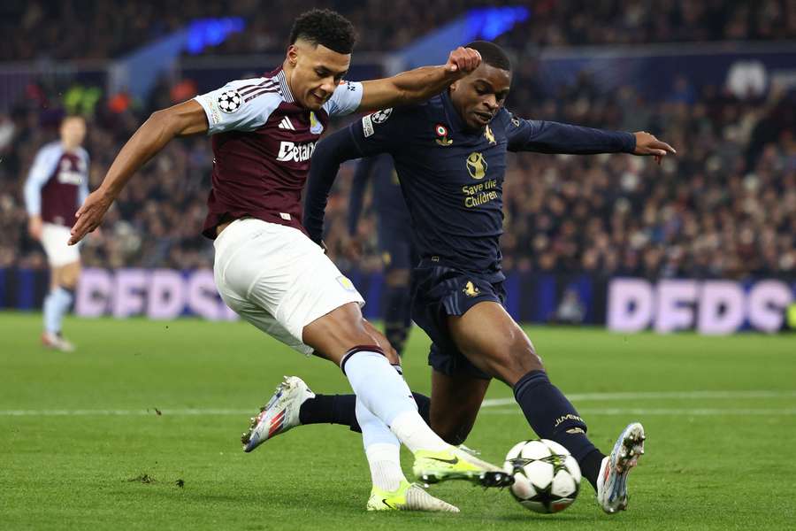 Aston Villa e Juventus fizeram um bom jogo na Inglaterra