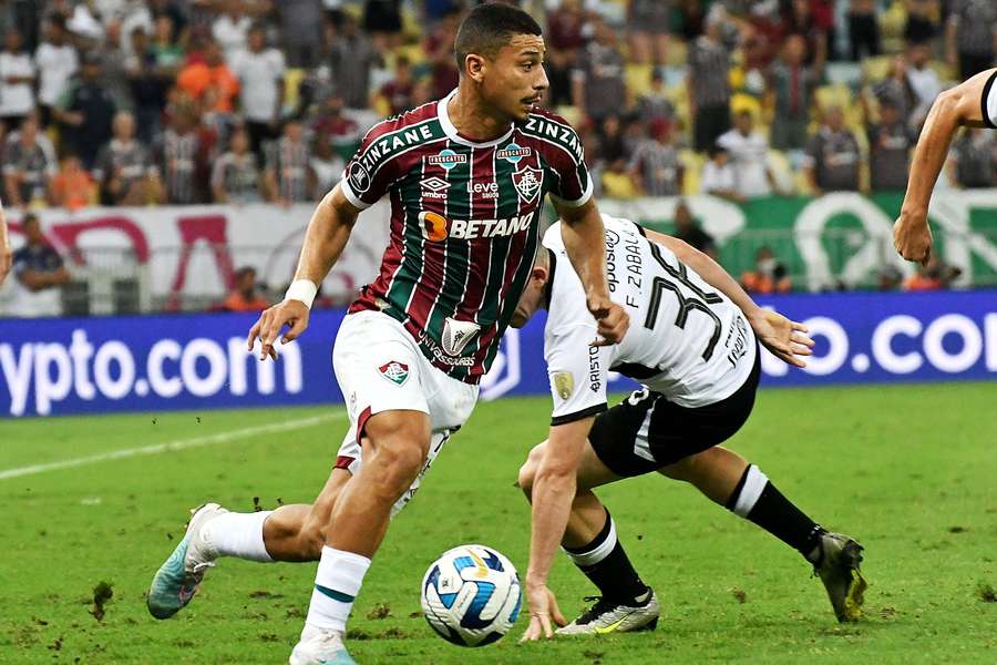 André comemora vitória do Fluminense e afirma: "Poderia ser mais elástico"