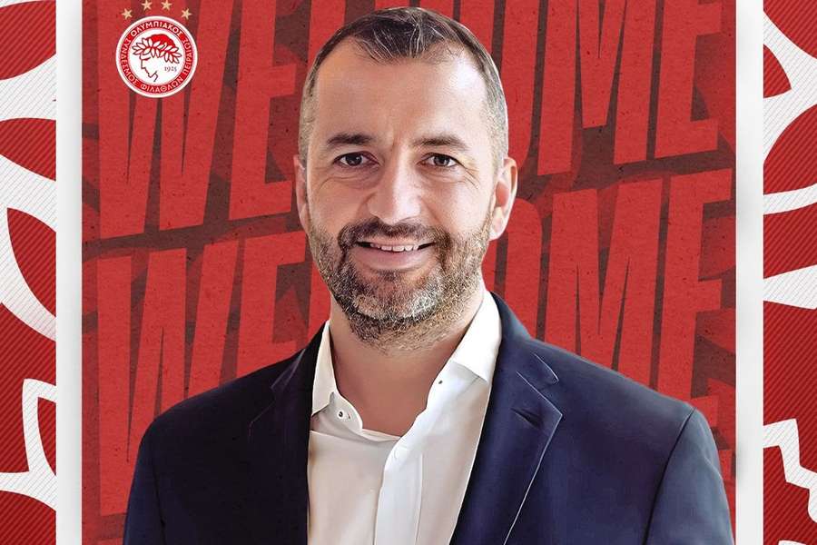 Diego Martínez apresentado no Olympiacos