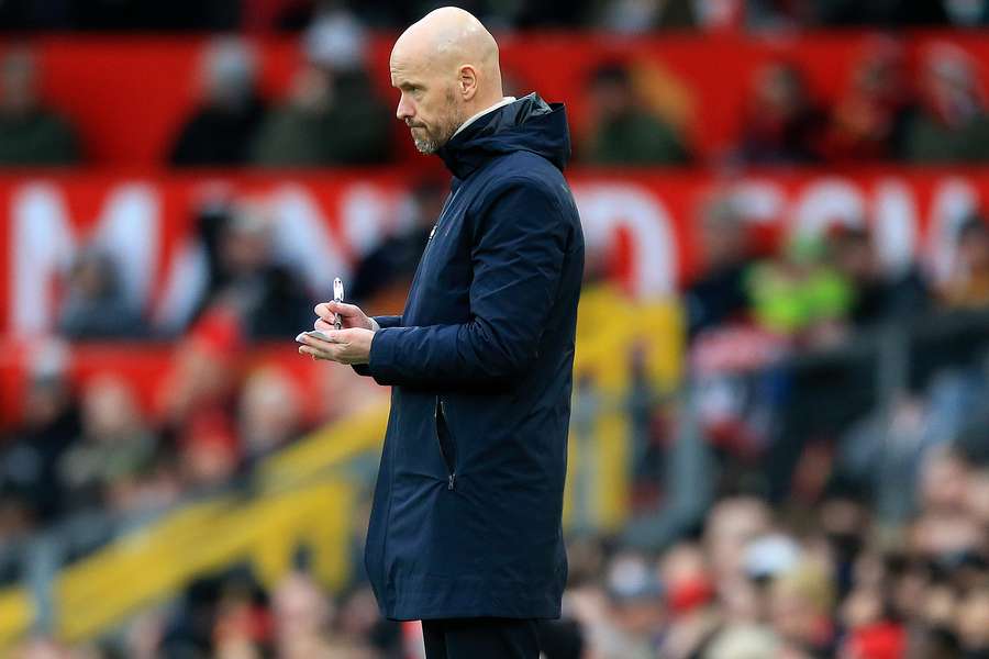 Erik ten Hag în timpul partidei tur cu Leeds United de pe teren propriu