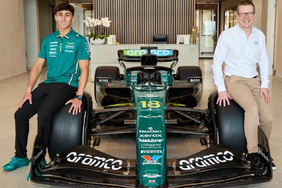 Aston Martin lança a sua academia de pilotos e assina com o espanhol Mari Boya