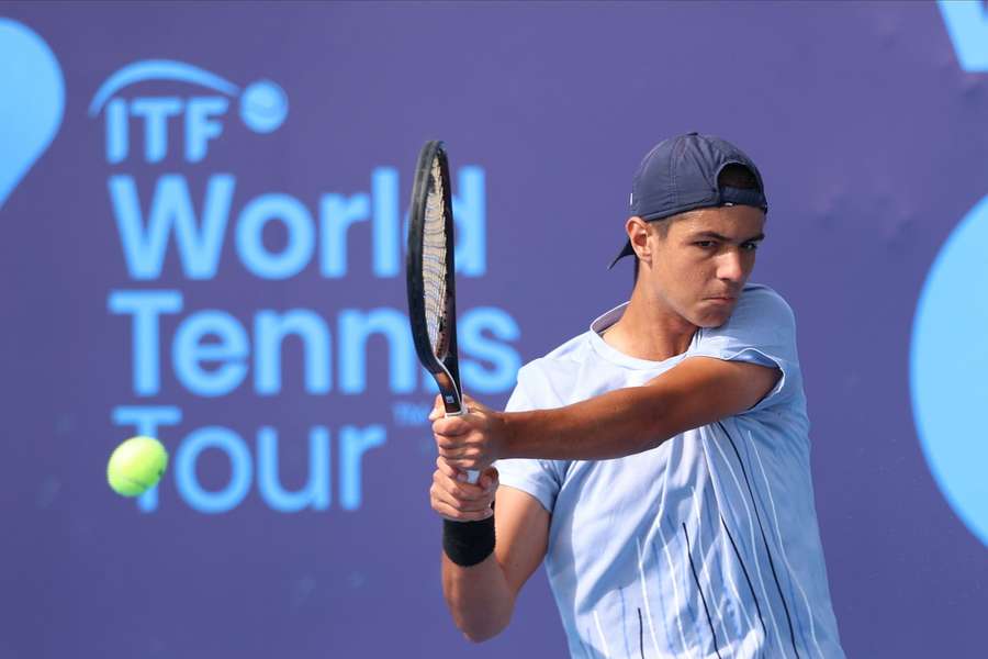 Tiago Pereira perdeu frente ao bielorrusso Ilya Ivashka em três sets Tiago Pereira perdeu frente ao bielorrusso Ilya Ivashka em três sets