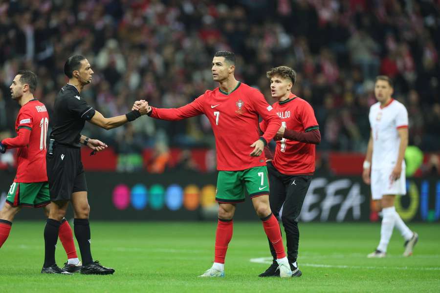 Portugalskie media: Ronaldo coraz słabszy w kadrze, choć gra skutecznie