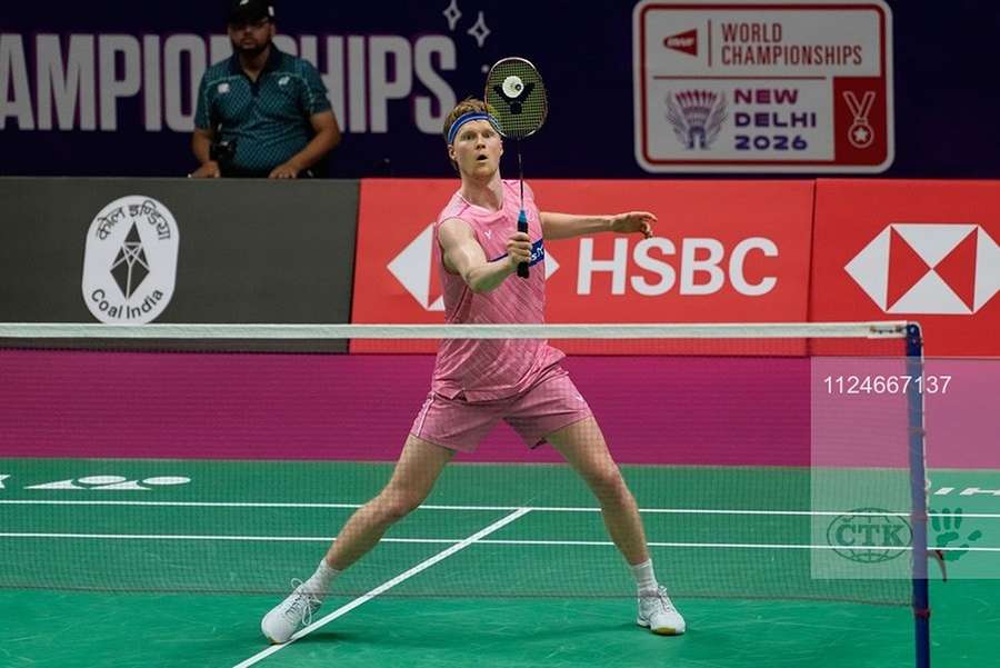 Anders Antonsen crashed out in the quarter-final of the Badminton World Championships