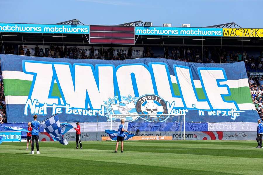 PEC Zwolle distantieert zich en noemt gedrag van fans 'volstrekt ontoelaatbaar'