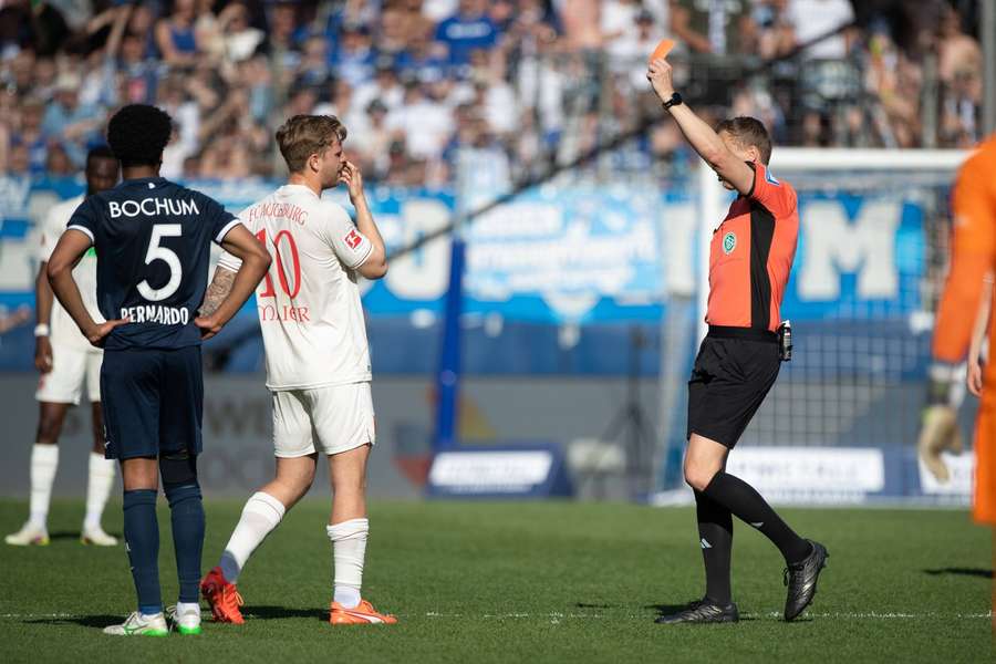 Maiaer (l.) sah gegen Bochum die Rote Karte